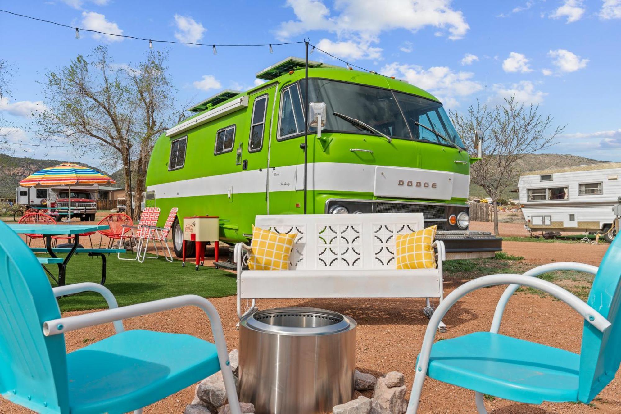 Starlite Vintage Camping Buckskin Joe
