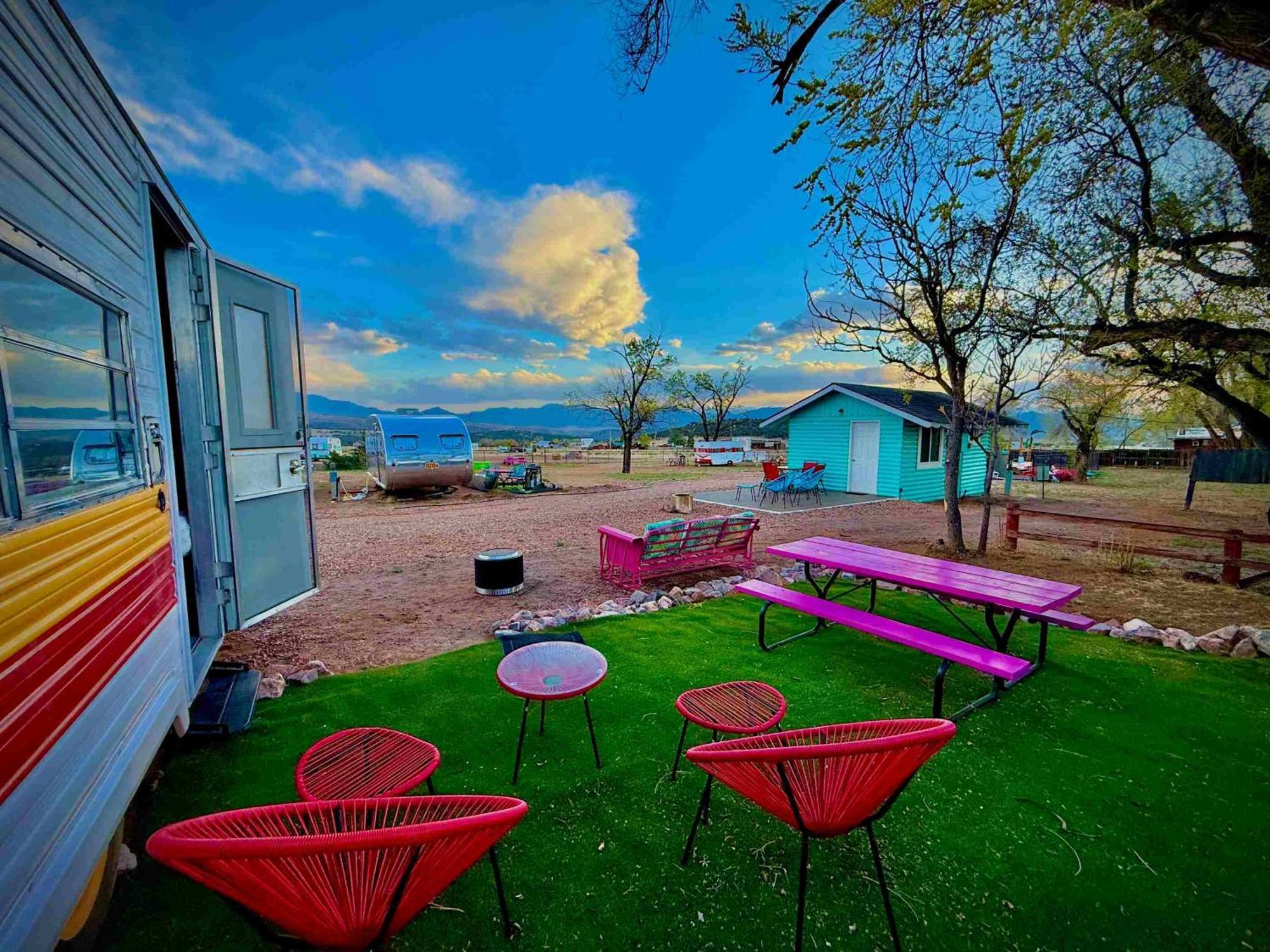 Starlite Vintage Camping *